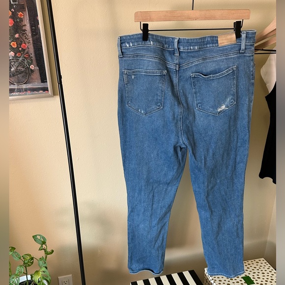 PAIGE Denim Sarah Slim Straight Distressed Jeans Size 34 - Picture 3 of 14